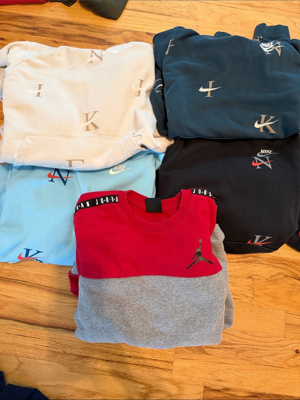 Nike hoodies (4), Jordan crew neck